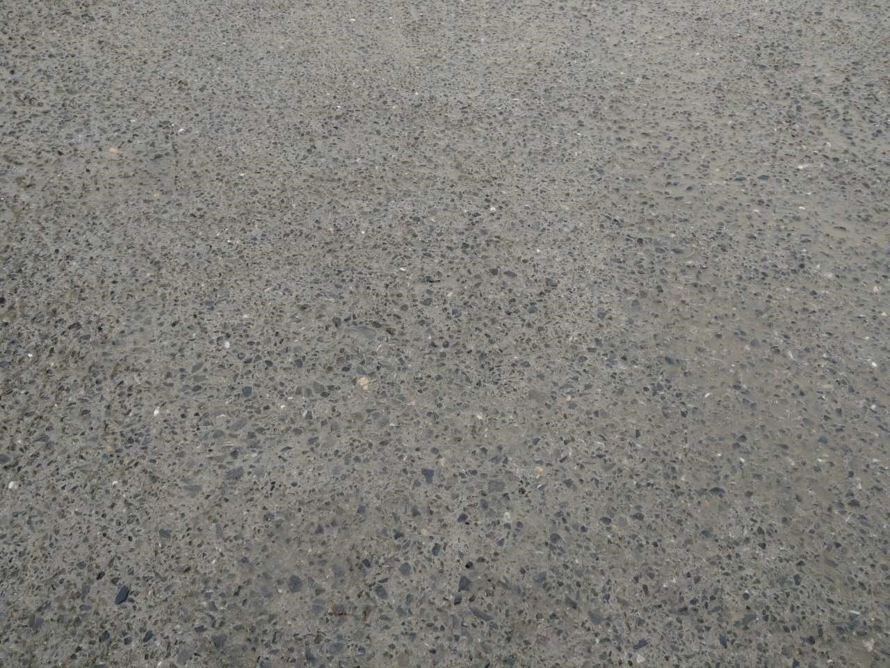 起砂、露骨